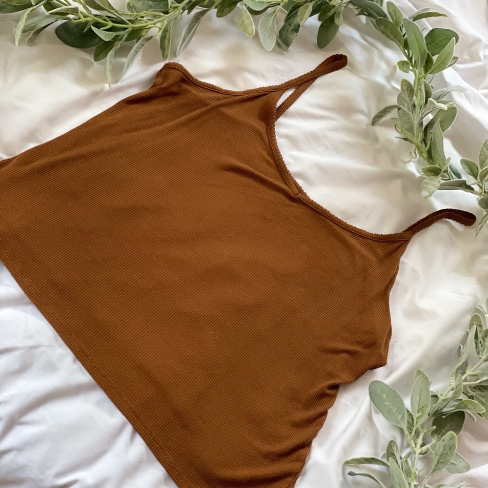 Hollister tank size XL